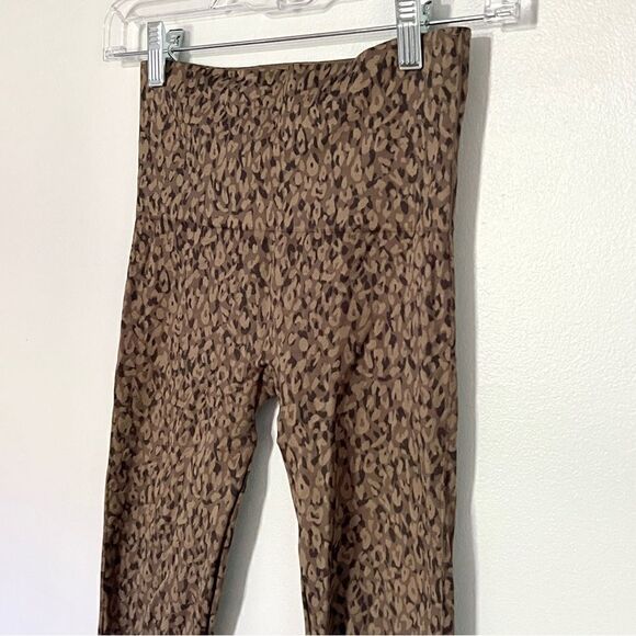 SPANX Look At Me Now Mini Leopard Seamless Leggings XS - Picture 6 of 9
